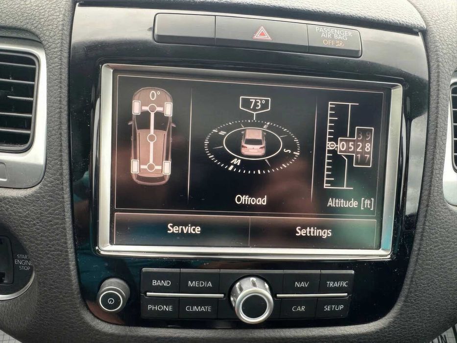 Volkswagen Touareg Sport with Nav      2014