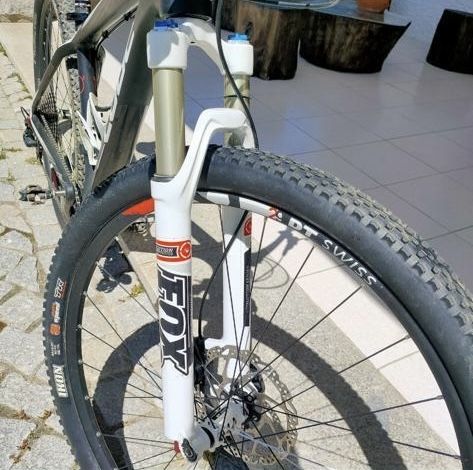 BTT - CUBE Carbono