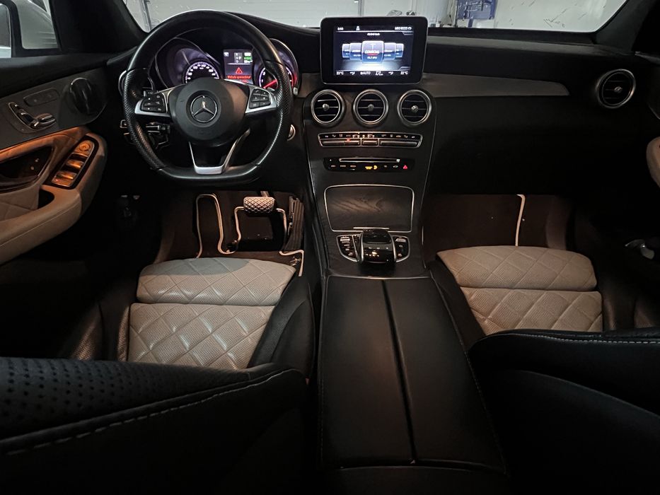 Mercedes glc350e Plug in Hybrid AMG Designo 4 Matic 320cv Full extras