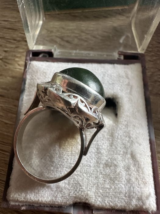 Warmet, Kultowa Koronka z Nefrytem r.15