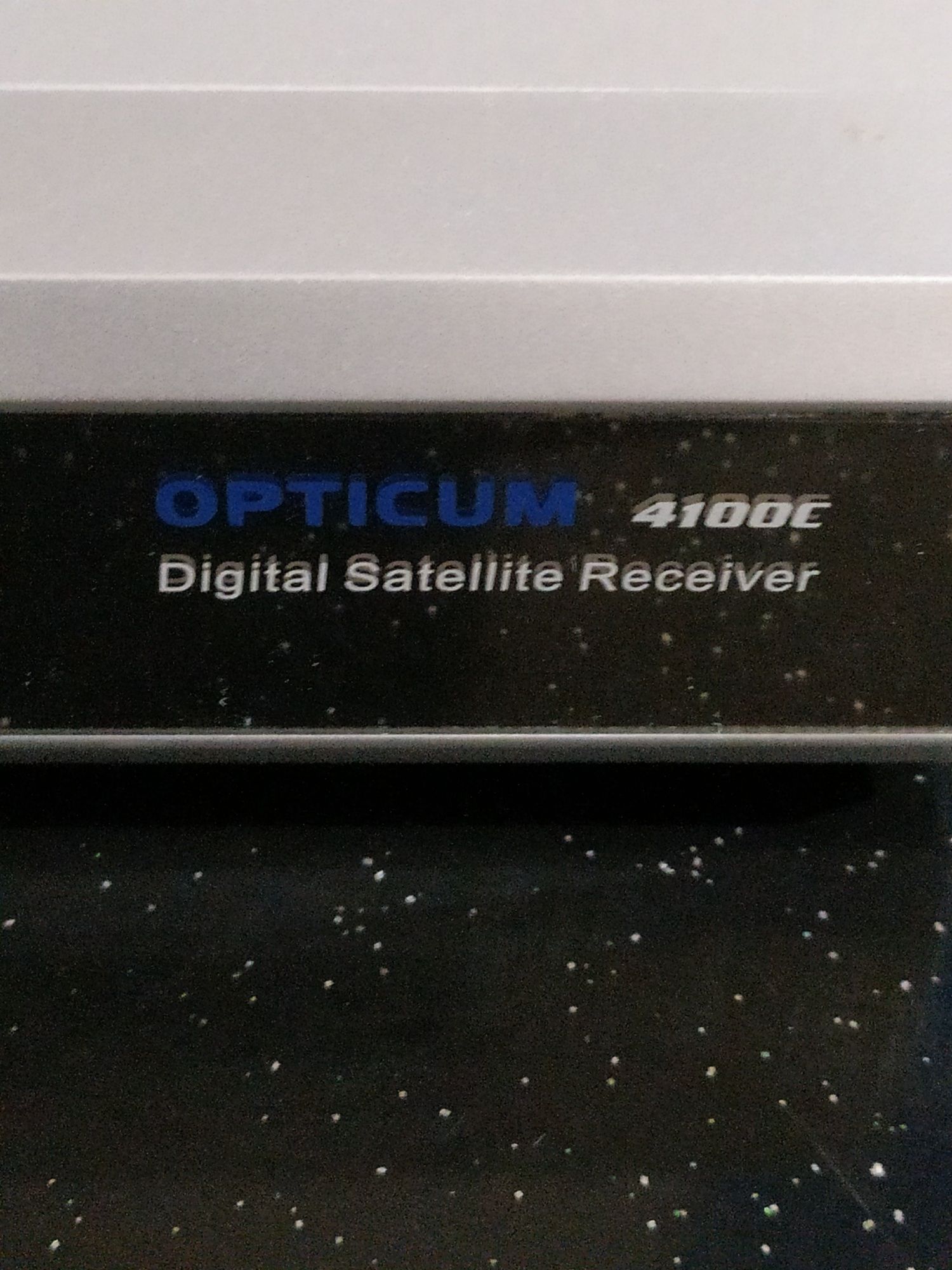 Супутниковий тюнер Opticum 4100C