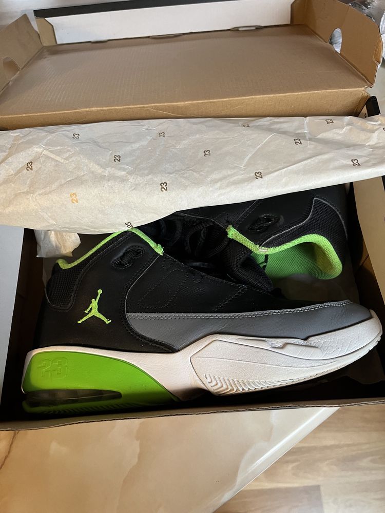 Buty Jordan MAX AURA 3