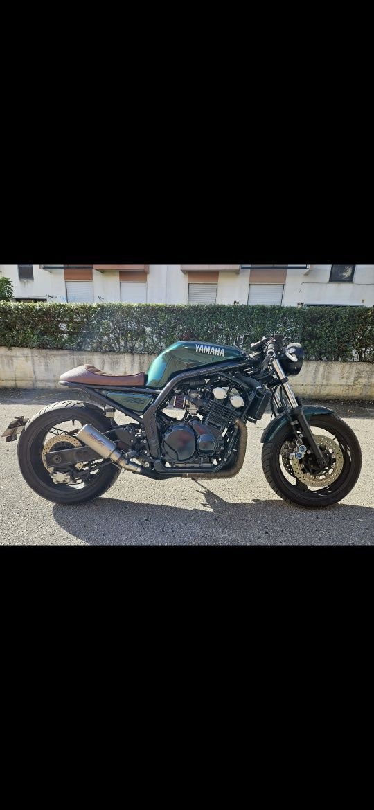 CAFÉ RACER - Fazer 600 - LINDA