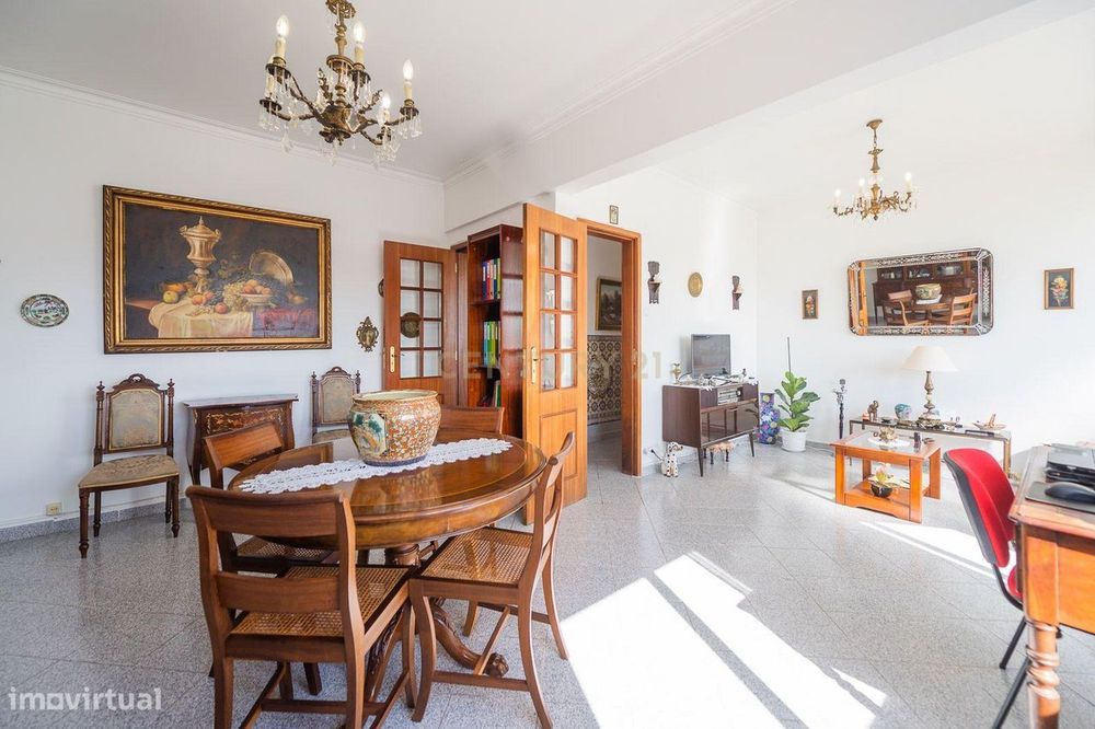 Apartamento T3 na Rinchoa, Rio de Mouro