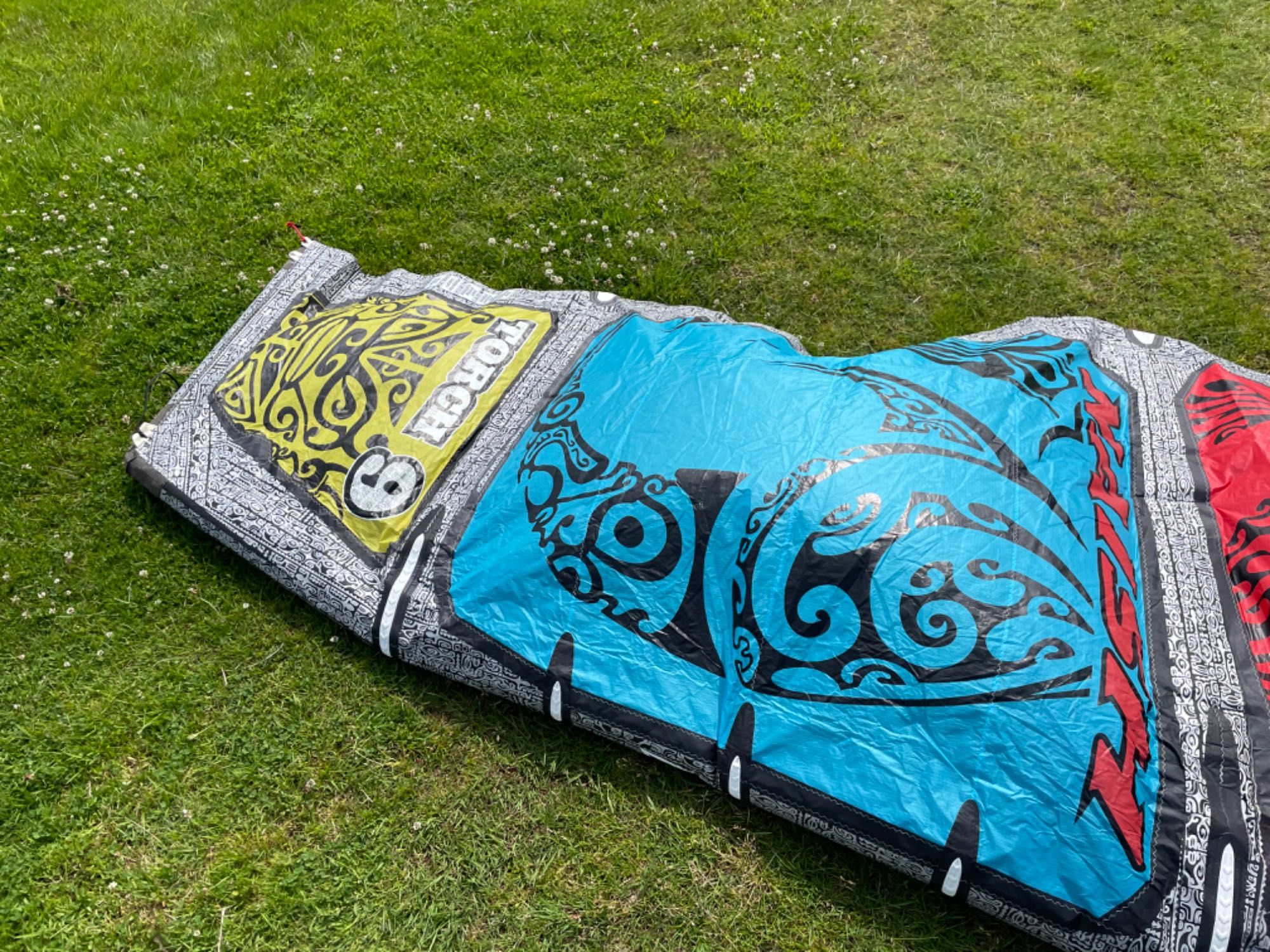 Latawiec kitesurfing NAISH TORCH 9 m +plecak uszkodzony