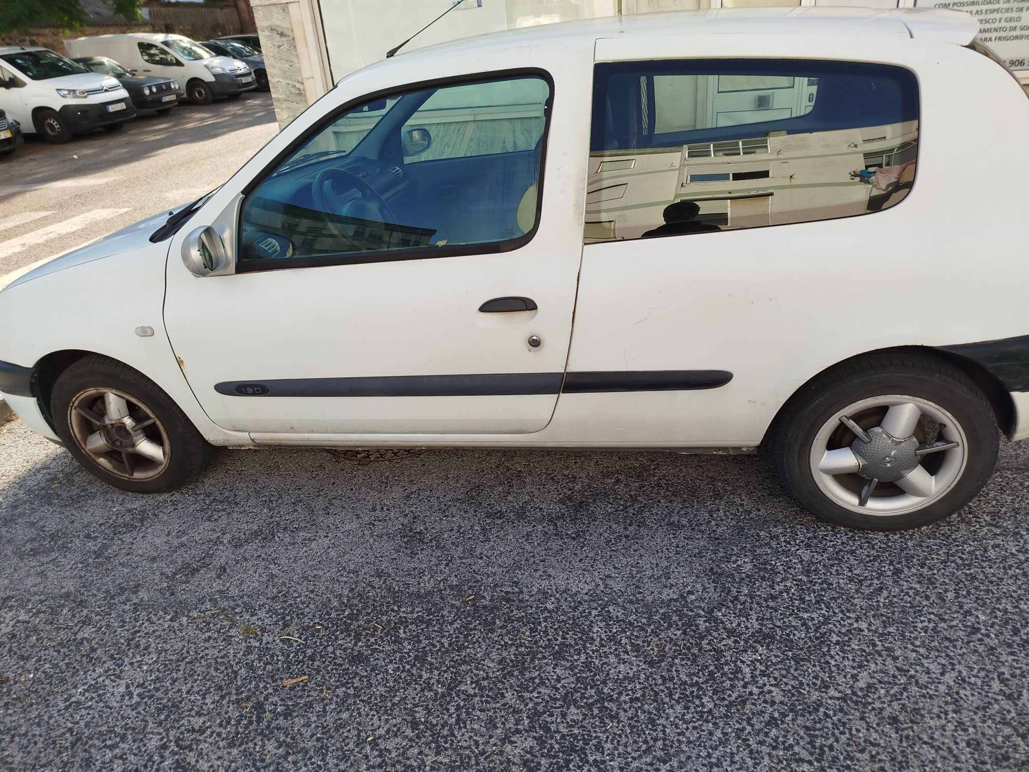 Clio 1.9 d de 99