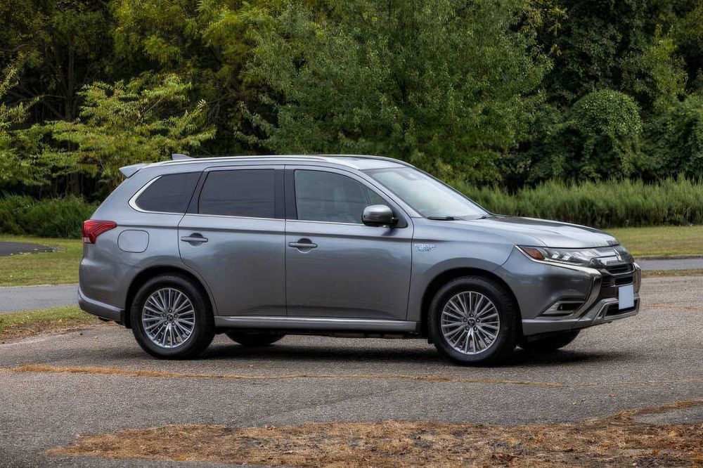 Mitsubishi Outlander PHEV SEL      2019