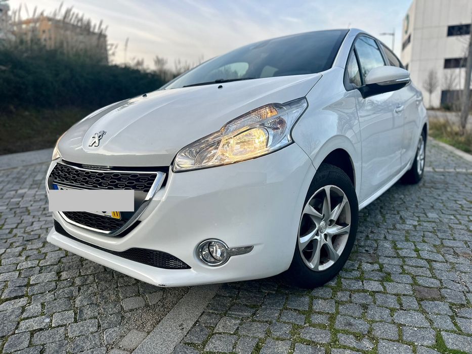 Peugeot 208 1.2 VTi Active c/ 117.000 km (só um dono)