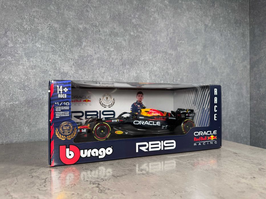 Bburago F1 Red Bull RB19 2023 Масштаб 1/18 №1 Max Макс Ферстаппен ф1