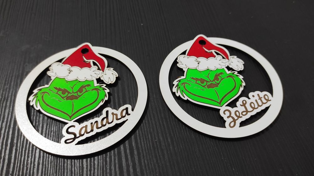 Bolas de Natal em madeira