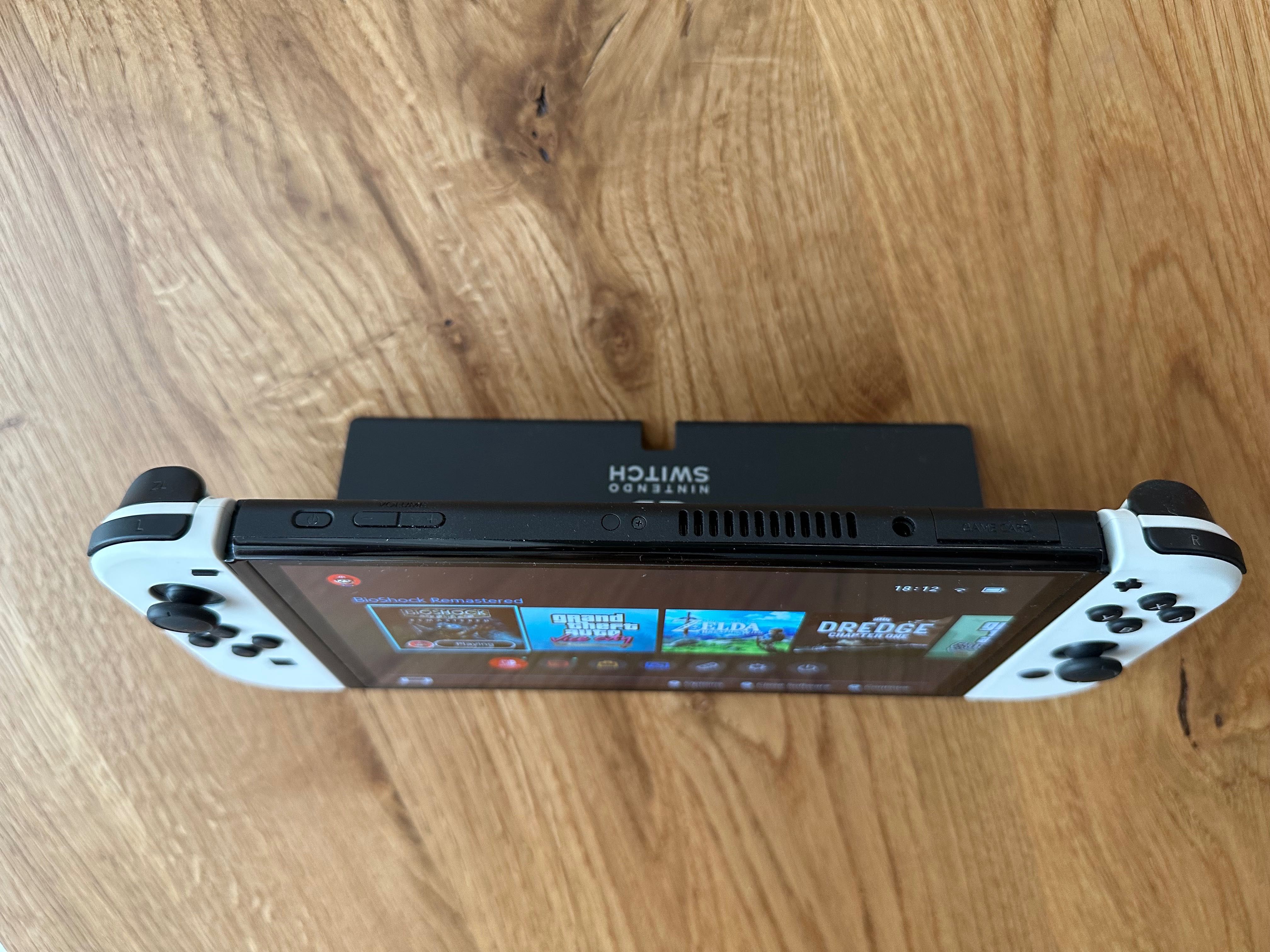 Nintendo Switch OLED, kompletny zestaw