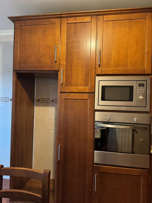 Cozinha madeira bom estado