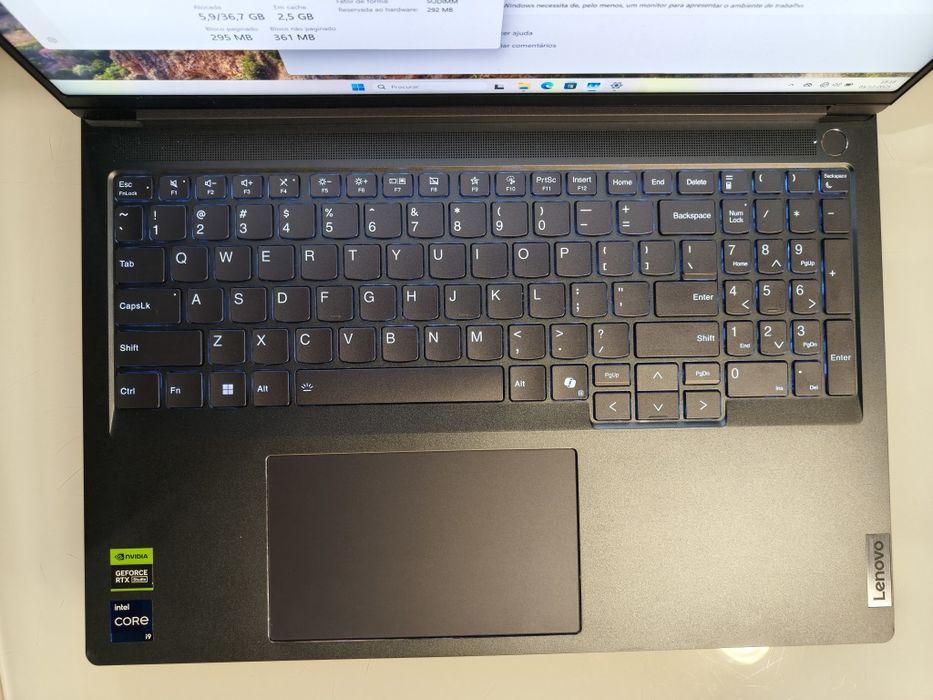 Lenovo i9-14900HX /32gb/1tb/rtx 4060 8gb/16" 3k