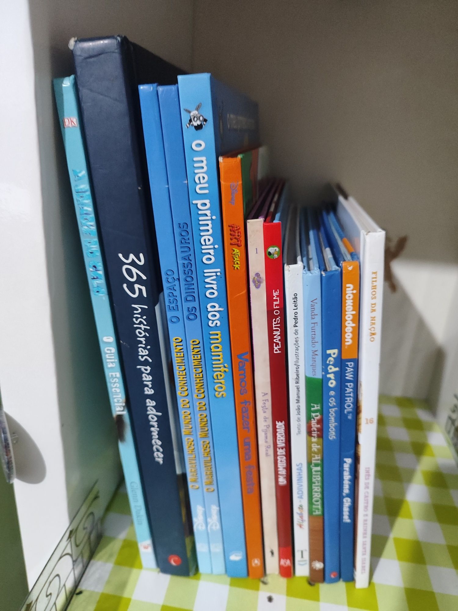 Livros infantis a 5€ cada