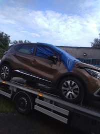 Renault Captur uszkodzony