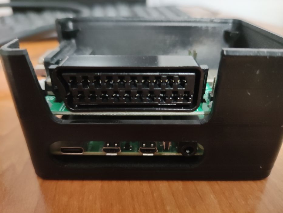 Recalbox RGB Dual+Raspberry PI 4 2GB+karta 64 GB+kabel SCART