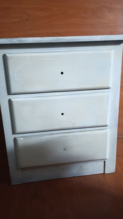 Cadeiras e mesinhas tudo