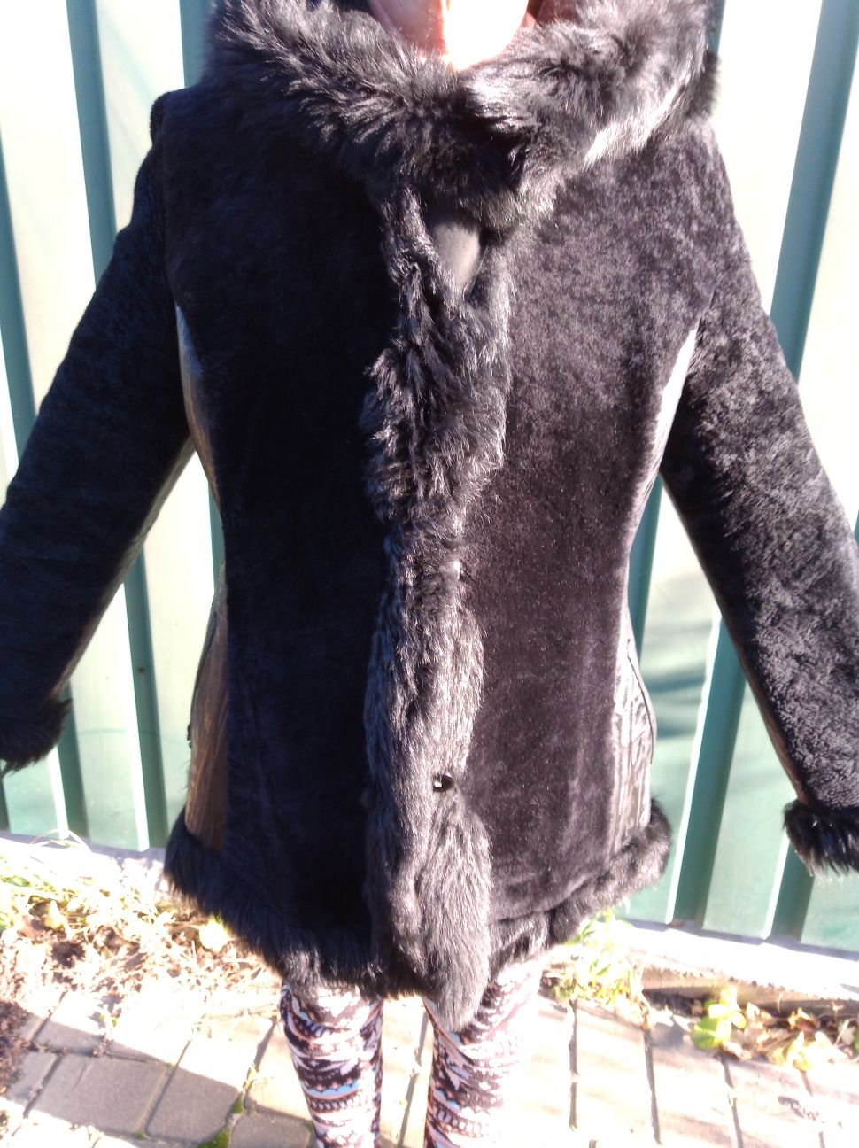 Мехова куртка жиноча, с капюшоном, розмир 46, комбинирана шкира+мех.