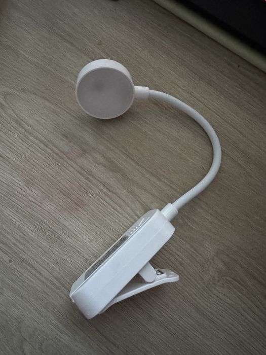 Лампа для читання на батарейках