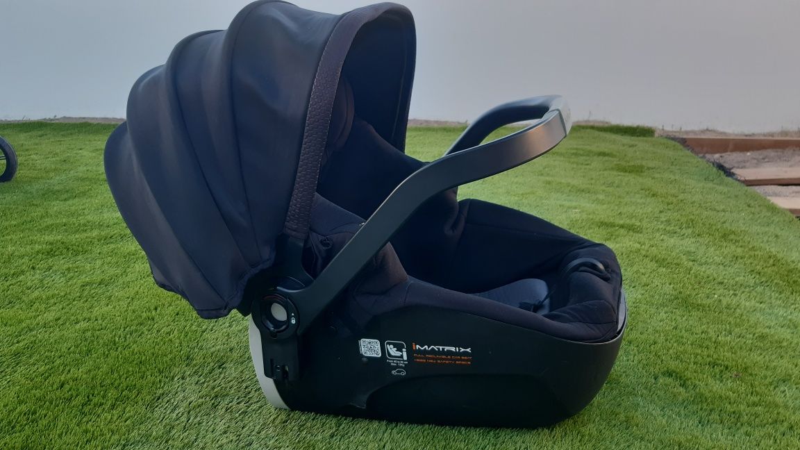 Baixa de preço! Carrinho bebé+alcofa/carro+ base isofix Jané Matrix