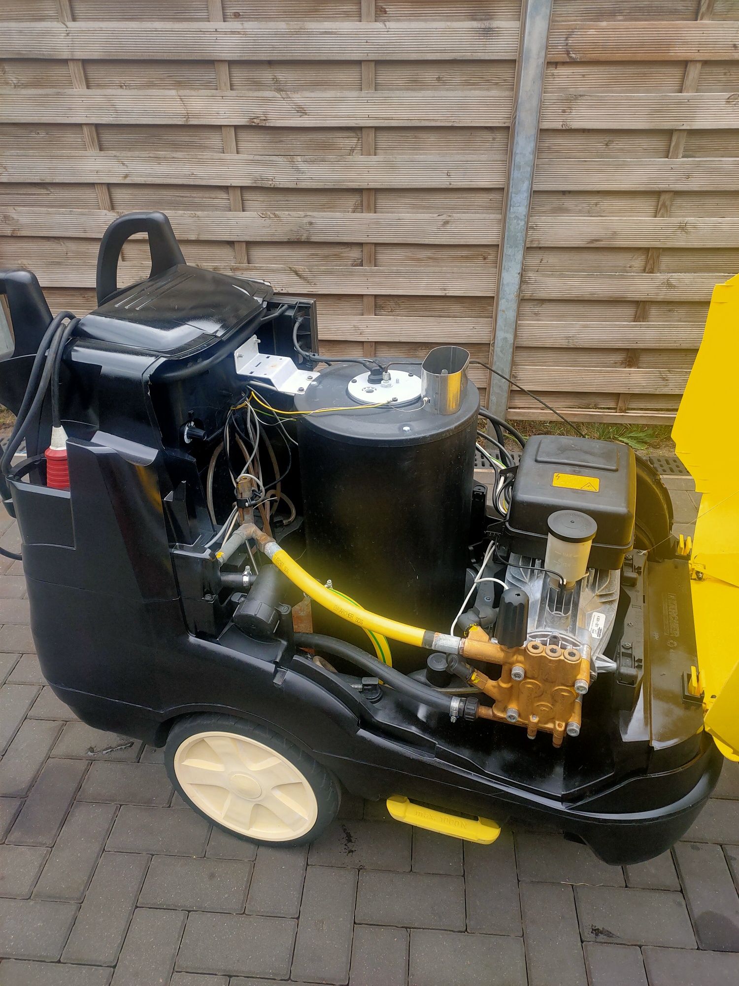 KARCHER HDS 8/18-4M Myjka ciśnieniowa gorącowodna