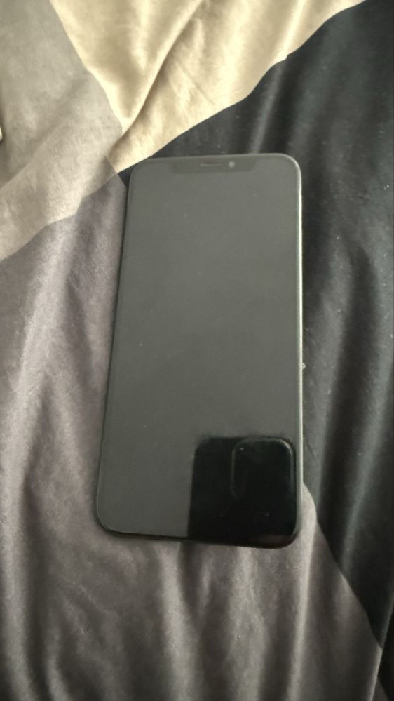 Iphone xs uszkodzony stan dobry