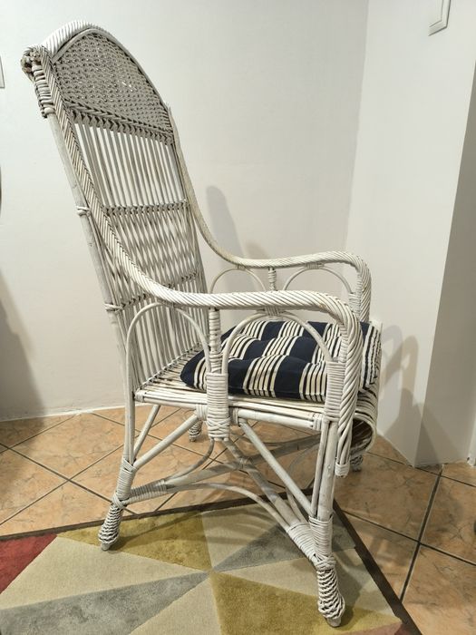 Bardzo ładny,stylowy,wygodny fotel wiklinowy