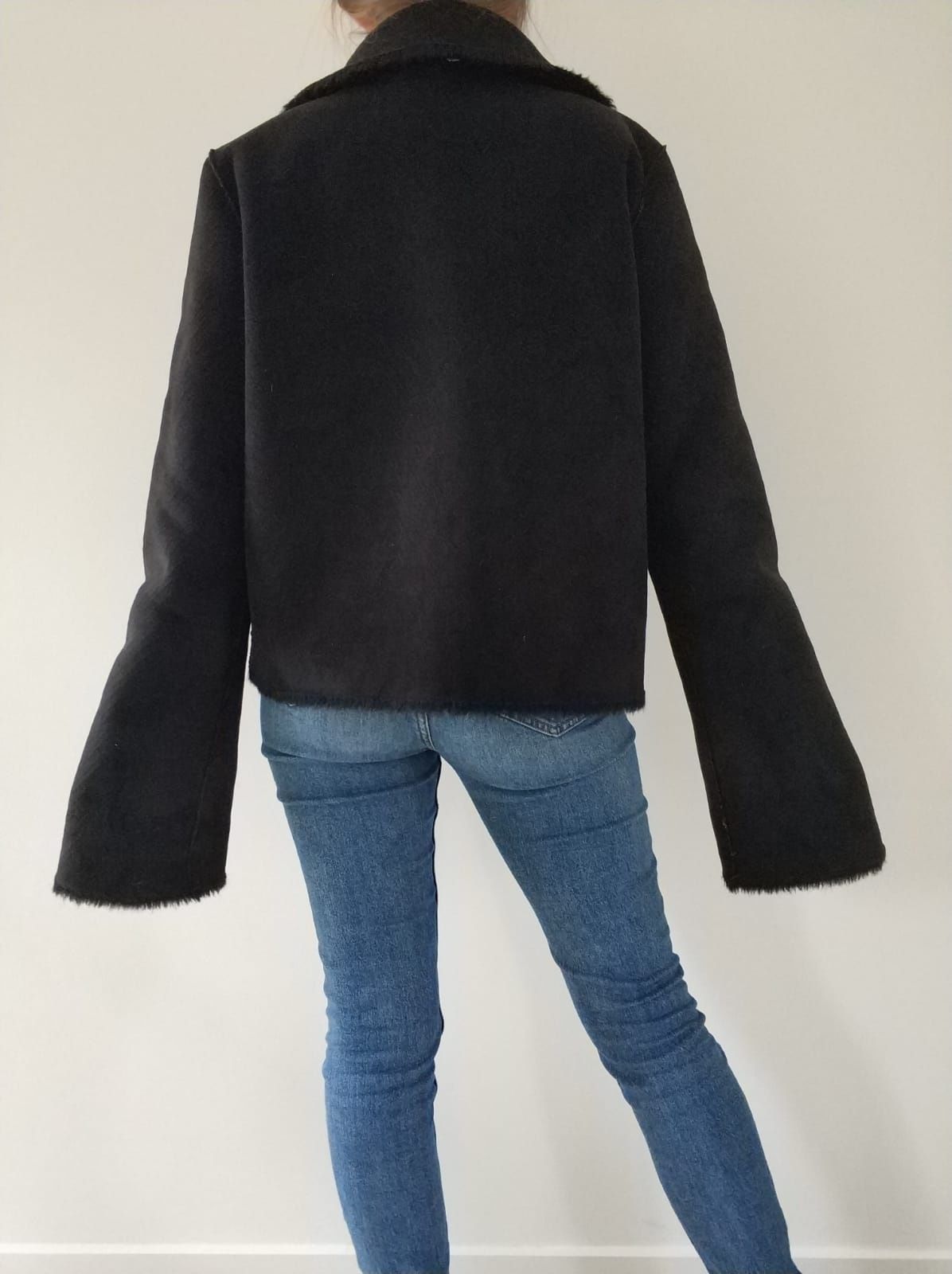 Armani jeans kurtka dwustronna ze sztucznym futerkiem roz 48 czarna