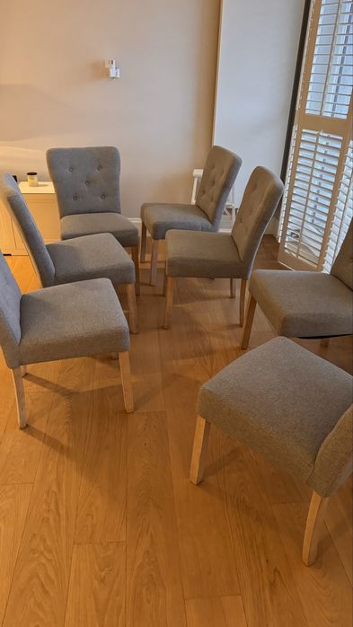 Krzeslo materialowe pikowane. Zestaw 8 krzeseł