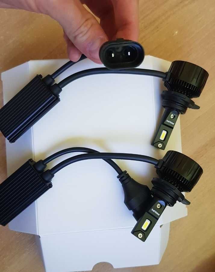 Автомобільні світлодіодні лампи з цоколем HIR2 PHILIPS / Светодиодные