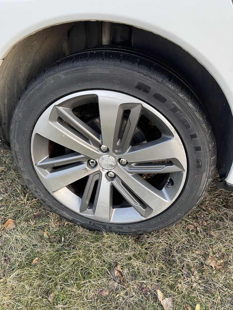Диски з резиною Пежо 3008 5008 235/45 R18 4*108