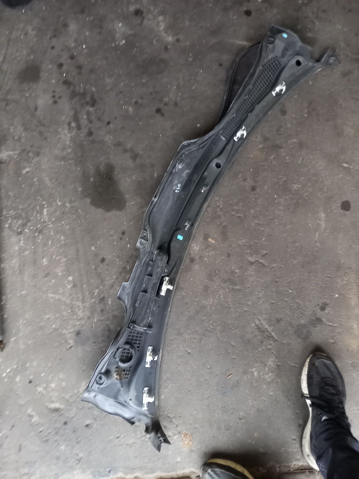 Podszybie volvo s40 04r cale nie popękane