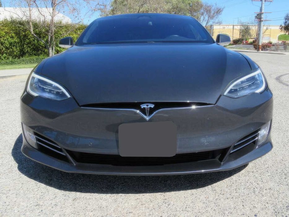 Tesla Model S 75D      2017