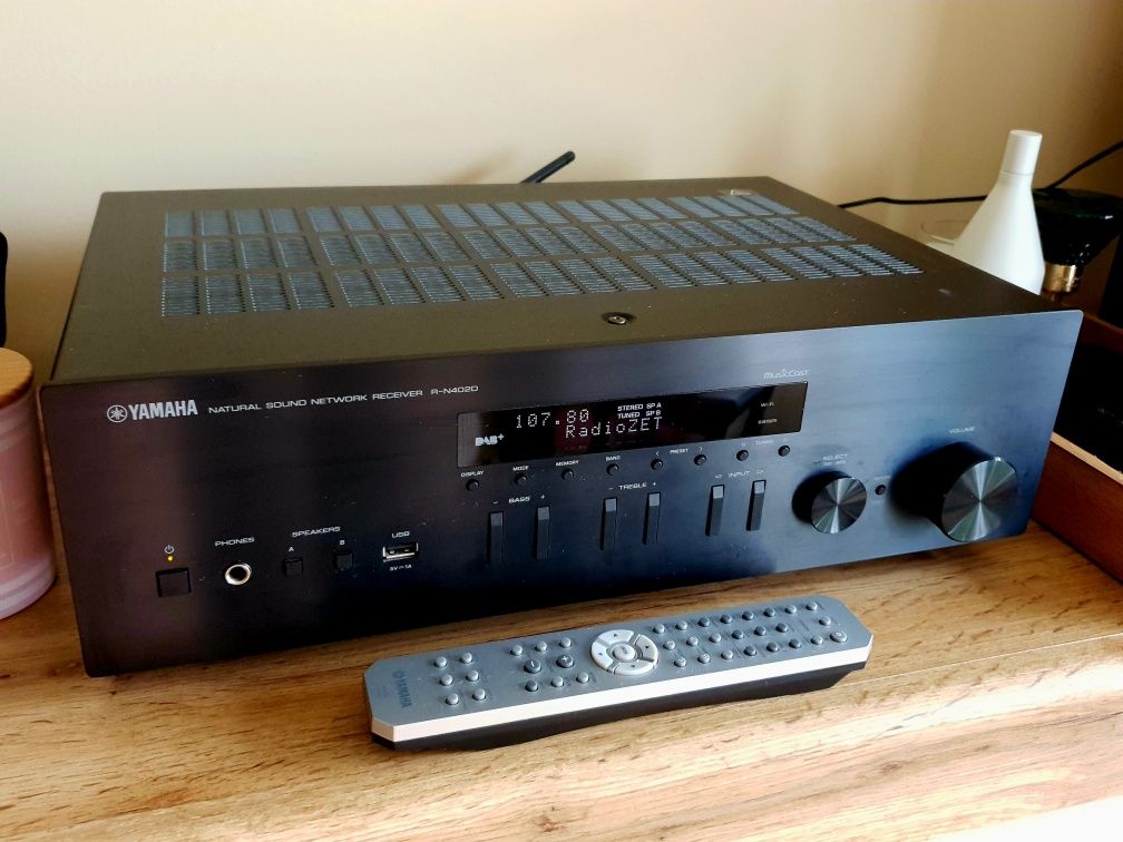 Yamaha Wzmacniacz Streamer R-N402 Dub