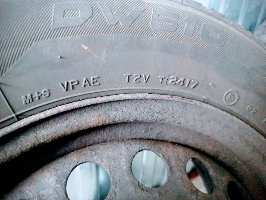 Opony Zimowe 195x65 R15 ze stalówkami