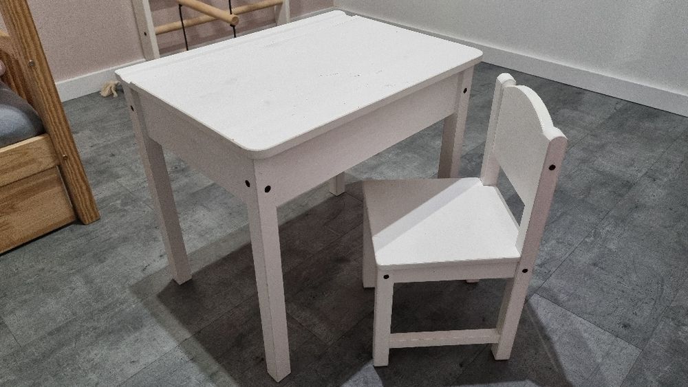 Stolik/biurko krzesełko dziecięce. IKEA SUNDVIK