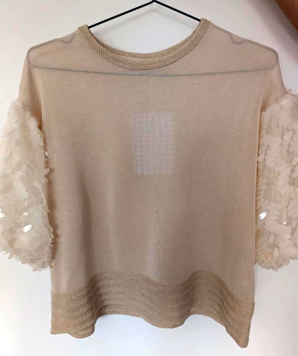 Wiskozowa bluzka sweterek na różne okazje z tiulowymi rękawami