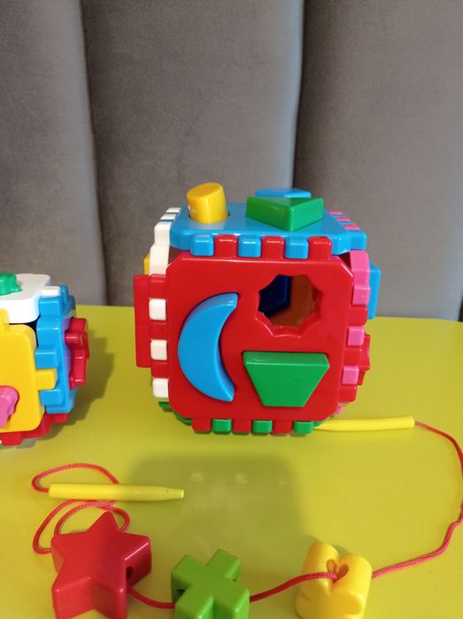 Сортер з геометричними фігурами і звірями від 12 місяців