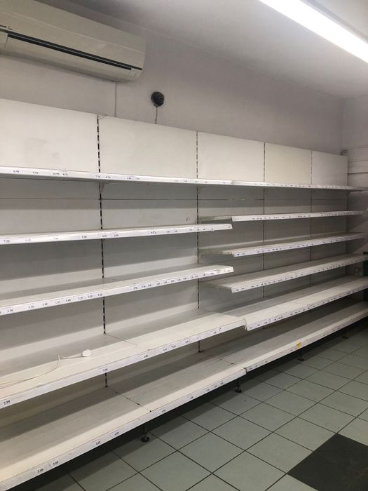 Regały użytkowe, półki,  gabloty, stan bardzo dobry