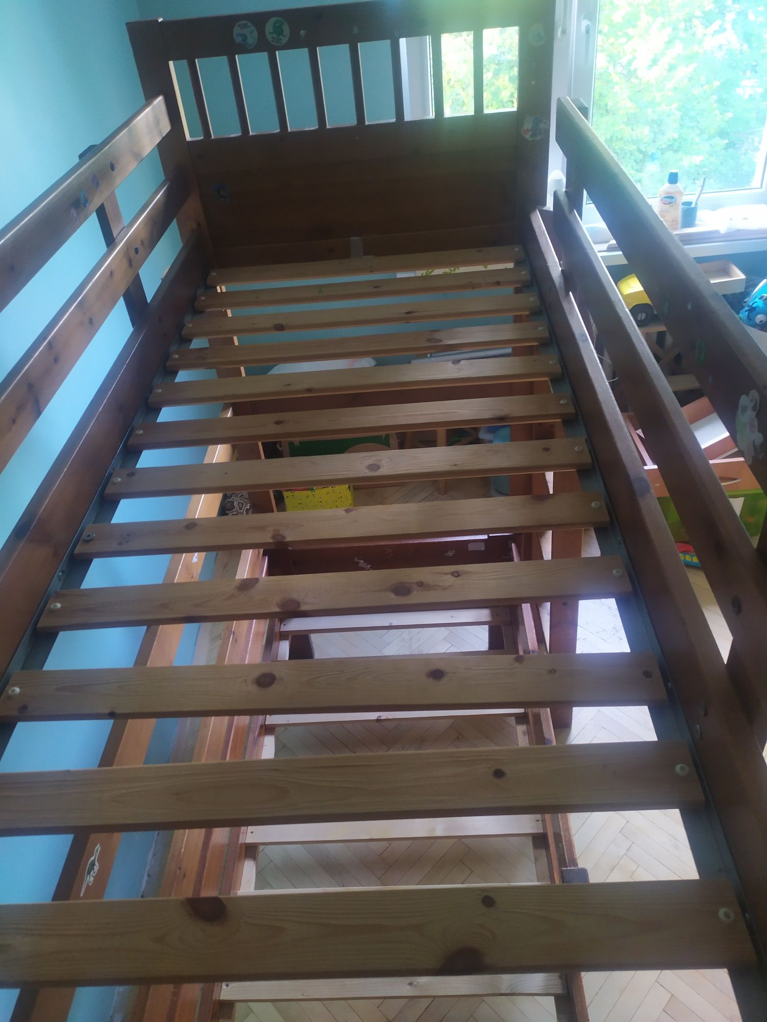 Drewniane łóżko piętrowe Ikea hemnes