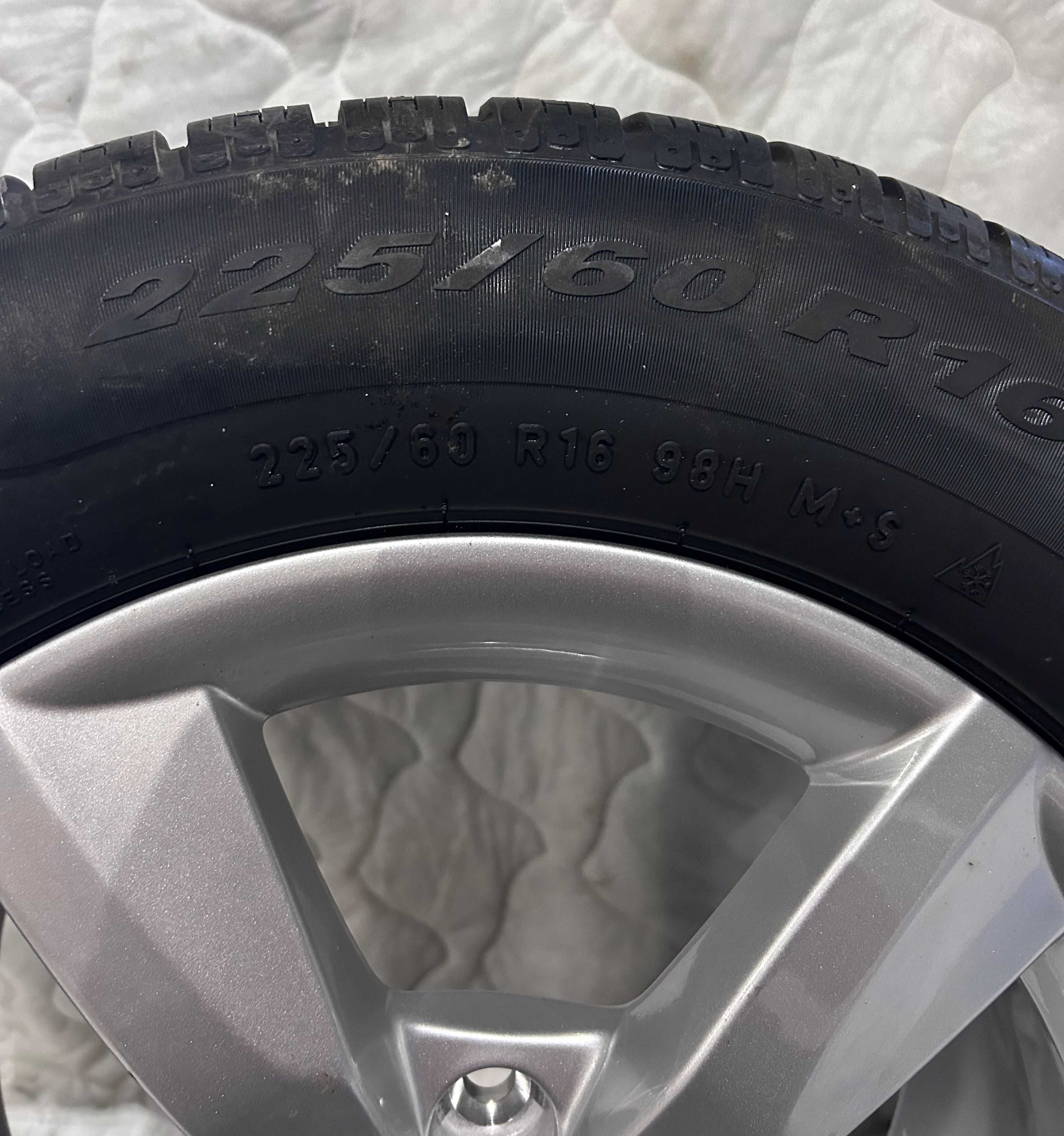 4x koła zimowe Audi A6 225/60R16 nowe