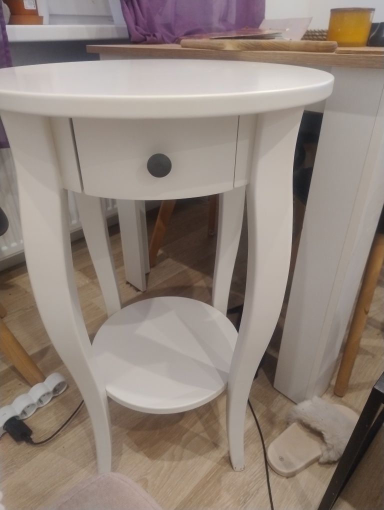 Dwa stoliczki nocne