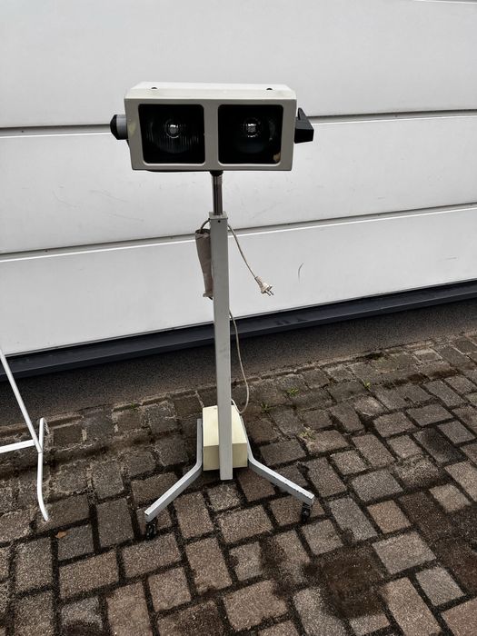 PRL Stara lampa zabiegowa medyczna Famed B 200