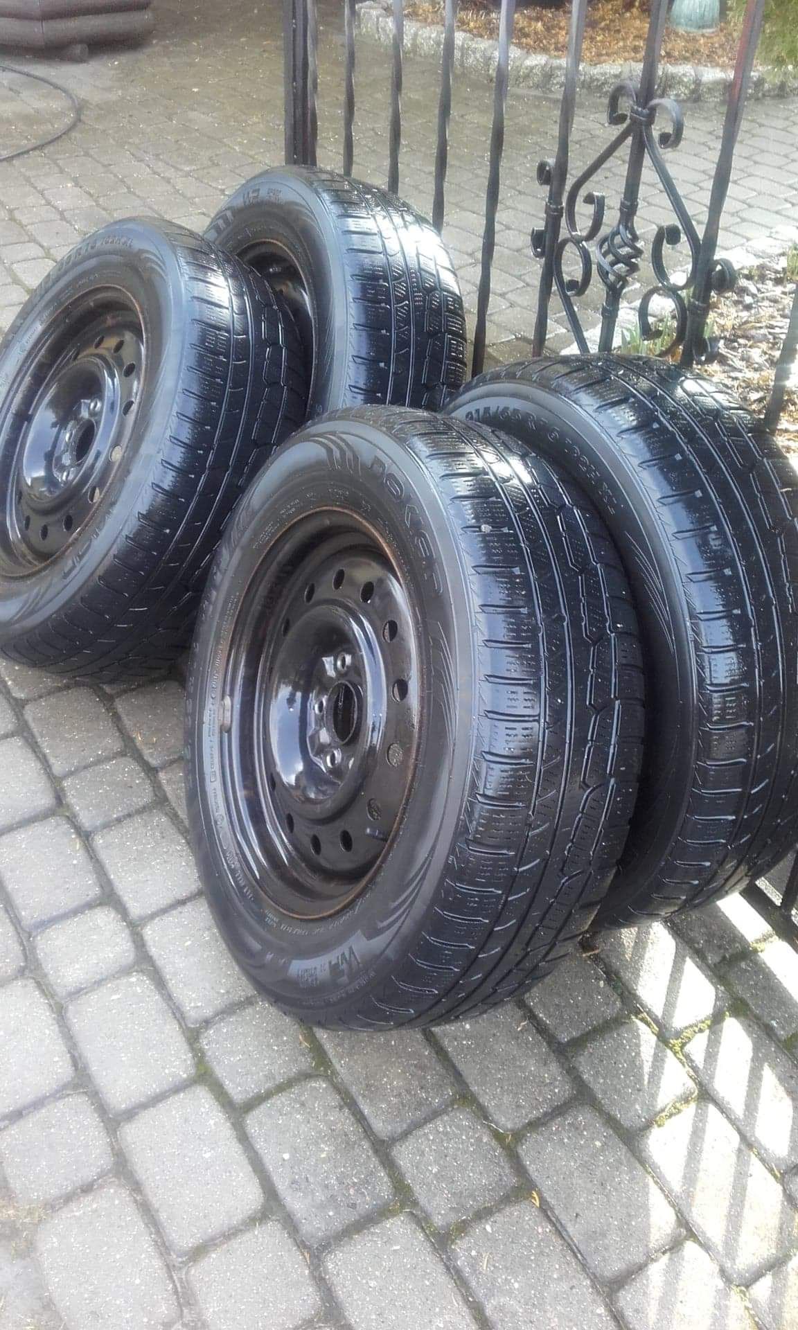 Opony zimowe Nokian 215/65/16