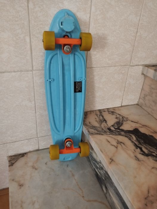 Brinquedos triciclo + skate