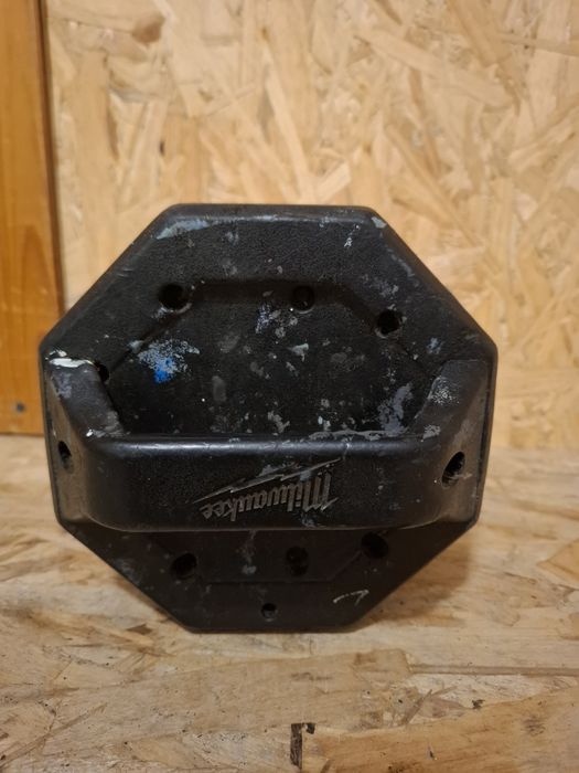 Latarka reflektor akumulatorowy Milwaukee M18AL