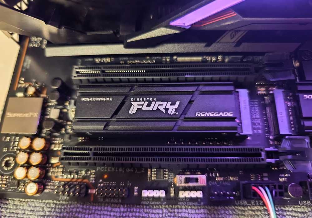 SSD Kingston FURY Renegade 1TB with Heatsink (SFYRSK-1000G) PS5 Ready