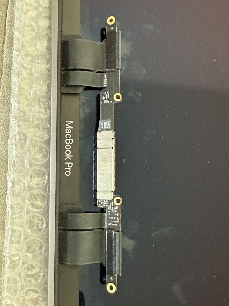 ekran skrzydło macbook pro 13 2019 space gray