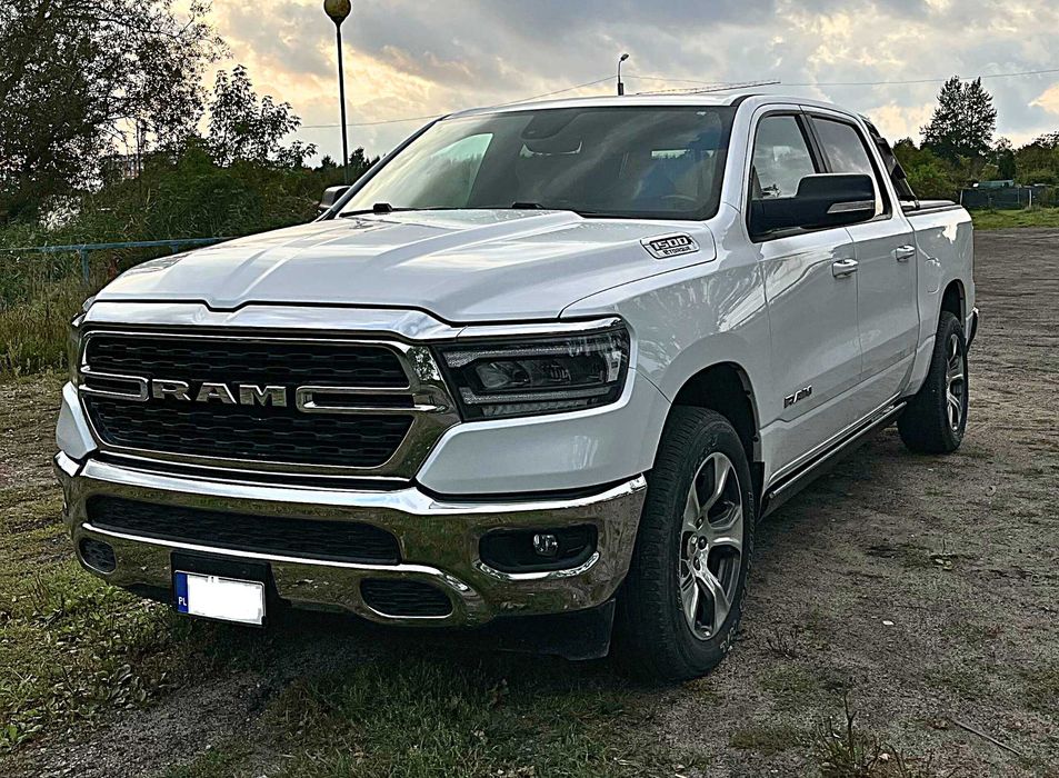 Dodge RAM 1500  3,6 V6 E-TORQUE  nowoczesna technologia spalanie 9 L