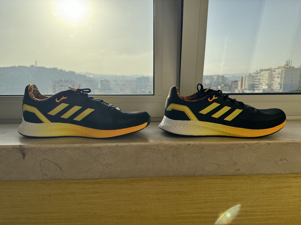 Tenis adidas corrida